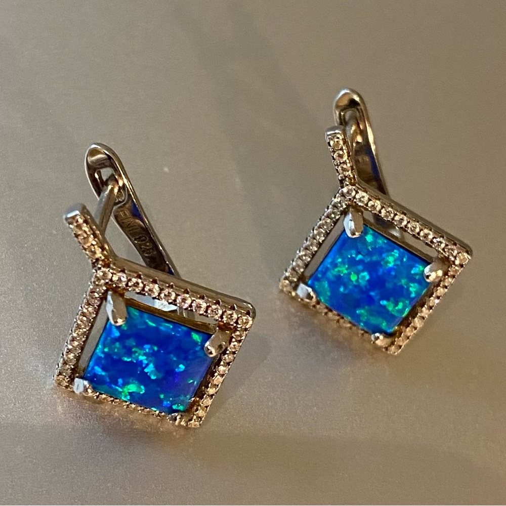 Earings with Mexican  opal silver square  with zirconium. European clip. New